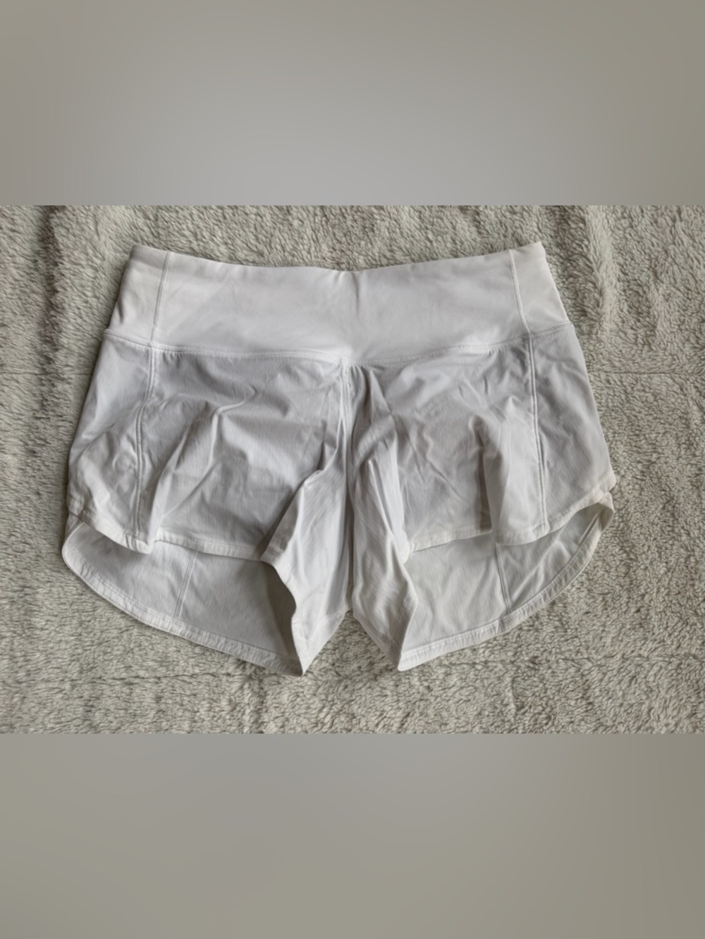 Lululemon Hotty Hot High-Rise 4” White Shorts 6 Tall